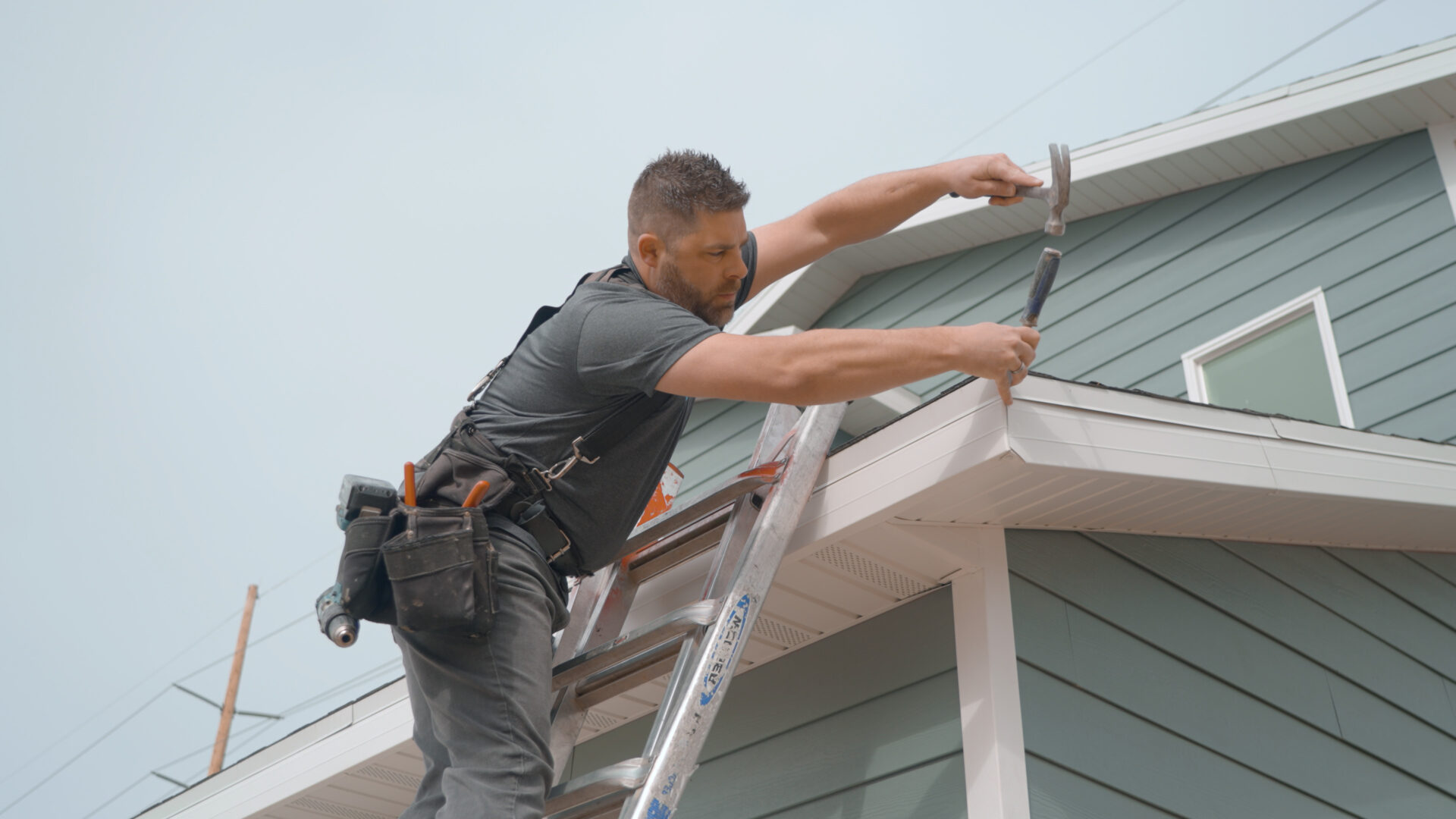 11 Signs When You Need Rain Gutter Replacement | Ace Gutter