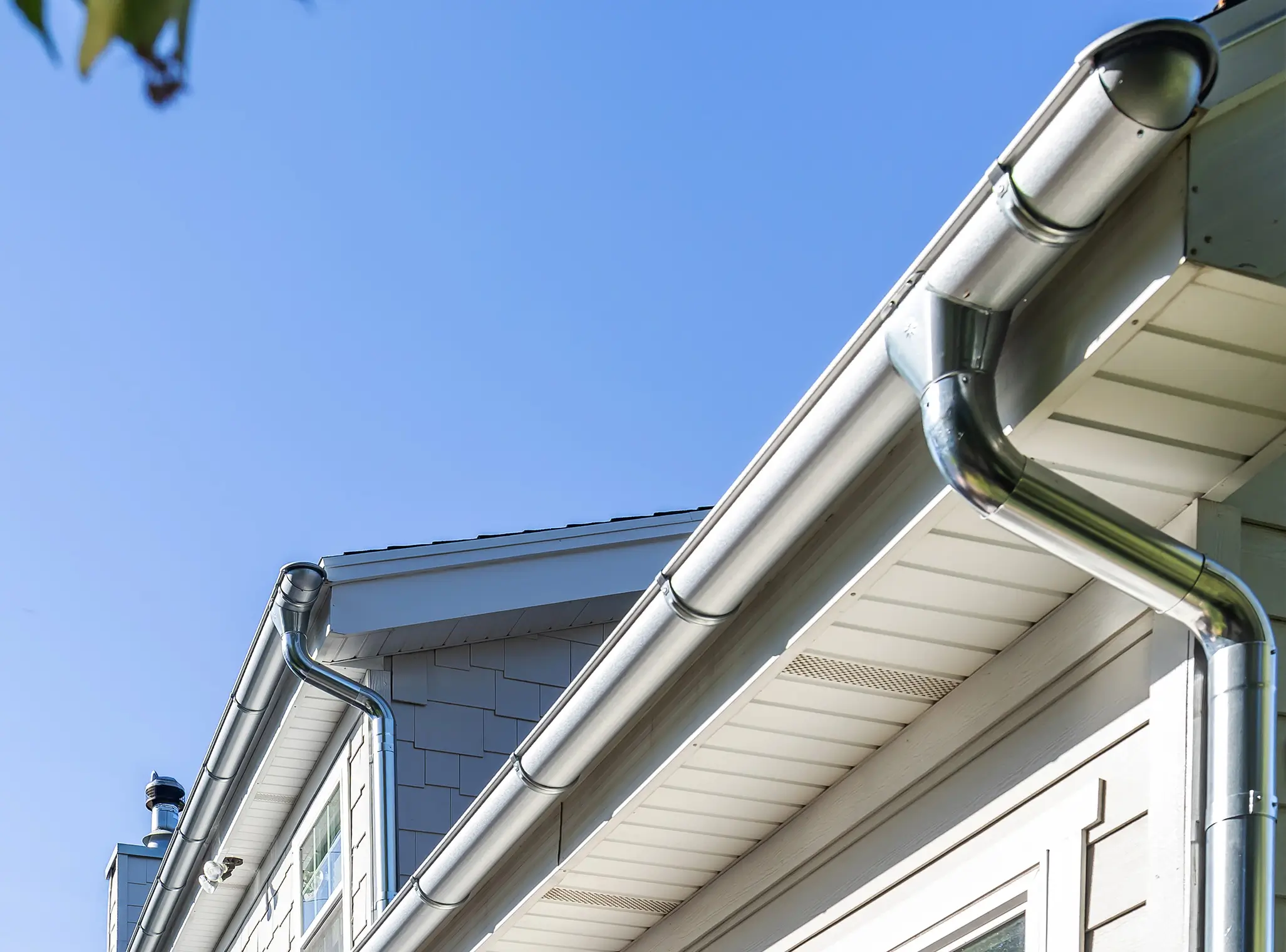 gutter installer carrying 5k gutter